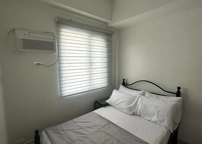 Muntinlupa Staycation Leaf Residences Hotel 3*