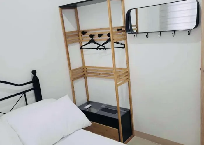 Muntinlupa Staycation Leaf Residences 3*