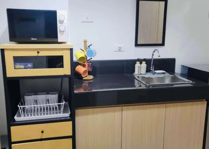 Hotel Muntinlupa Staycation Leaf Residences