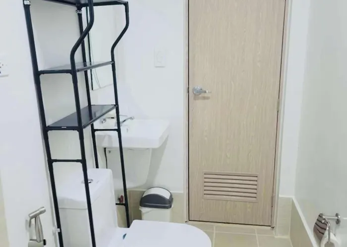 Muntinlupa Staycation Leaf Residences 3*